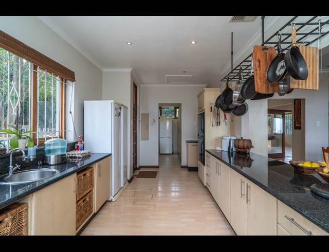 4 BEDROOM HOUSE FOR SALE IN GLENWOOD